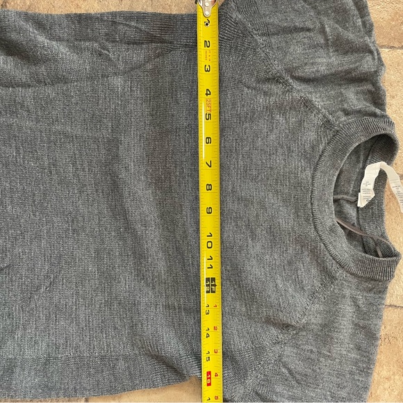 Lululemon sit in lotus sweater 8 - Picture 6 of 6